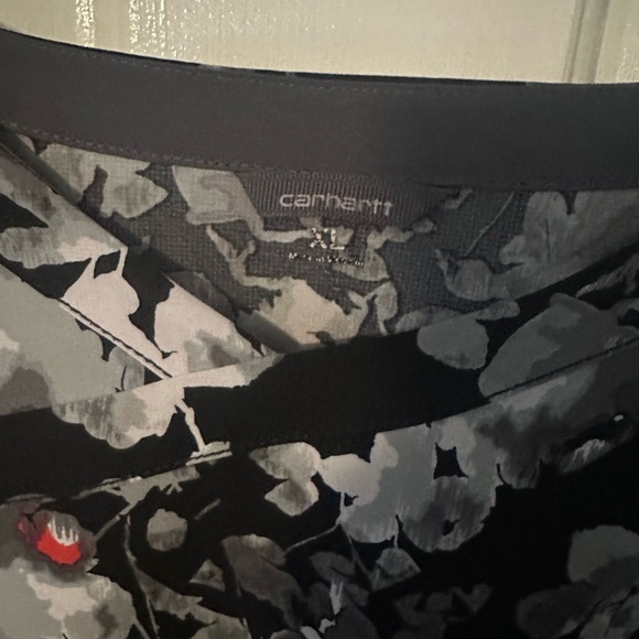 Carhartt scrub top xl - Picture 3 of 3